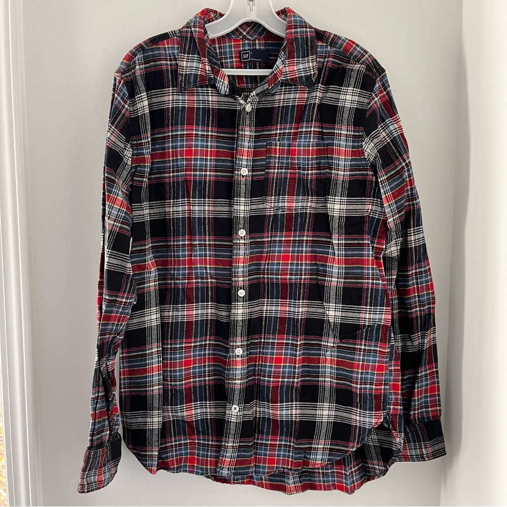 ๐3/$25 Button downs - GAP plaid button down - Picture 2 of 3